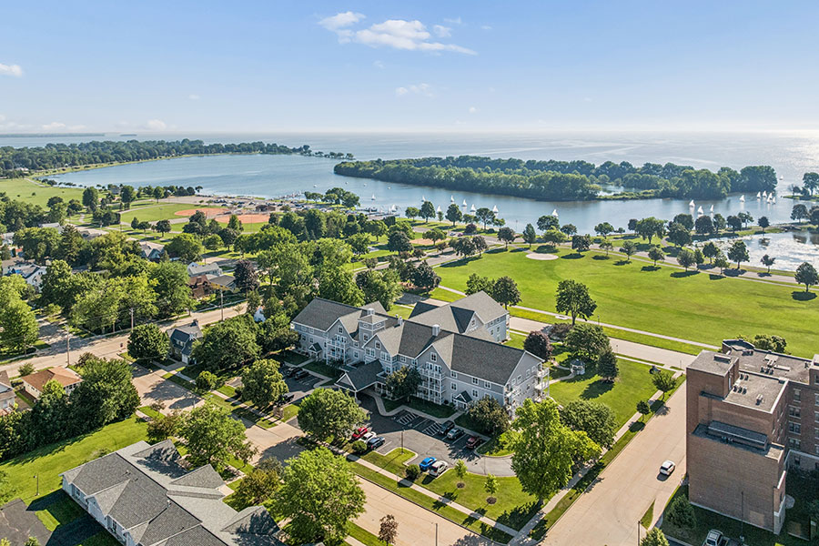 gallery-30-lakefront