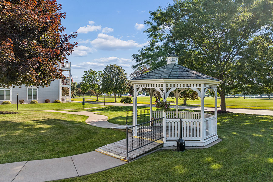gallery-31-lakefront
